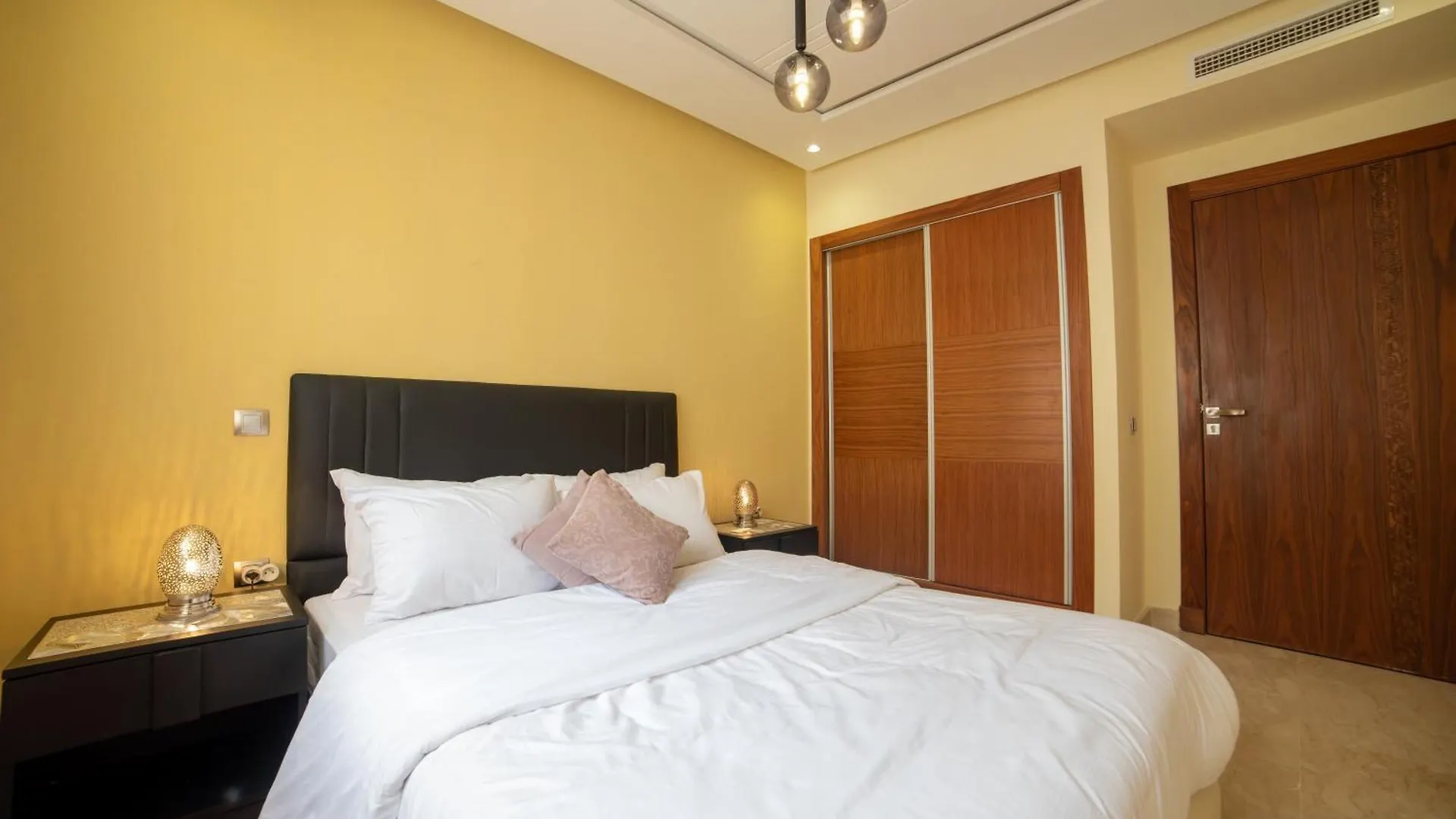 Luxury Seafront Apartment 101Sqm With 2 Bedrooms And Wi-Fi Unlimited Agadir
